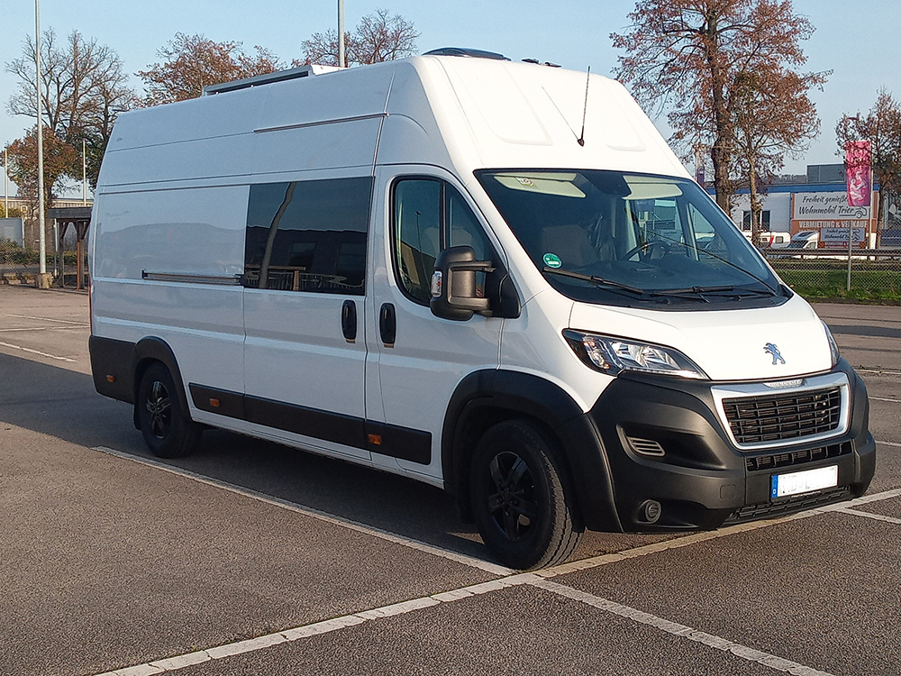 Peugeot Boxer mit verstärkten Marquart-Stoßdämpfern